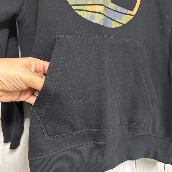 Timberland Tree Logo Black Pullover Hoodie Size M - Picture 3 of 5